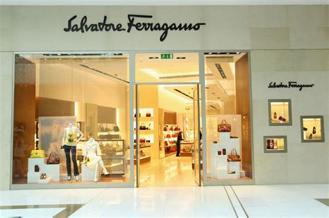 salvatore ferragamo outlet shop online.